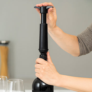 Black Vacuum Pump & Stopper Set - 0