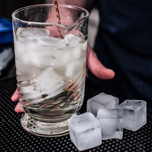 Stemmed Cocktail Mixing Glass 650ml