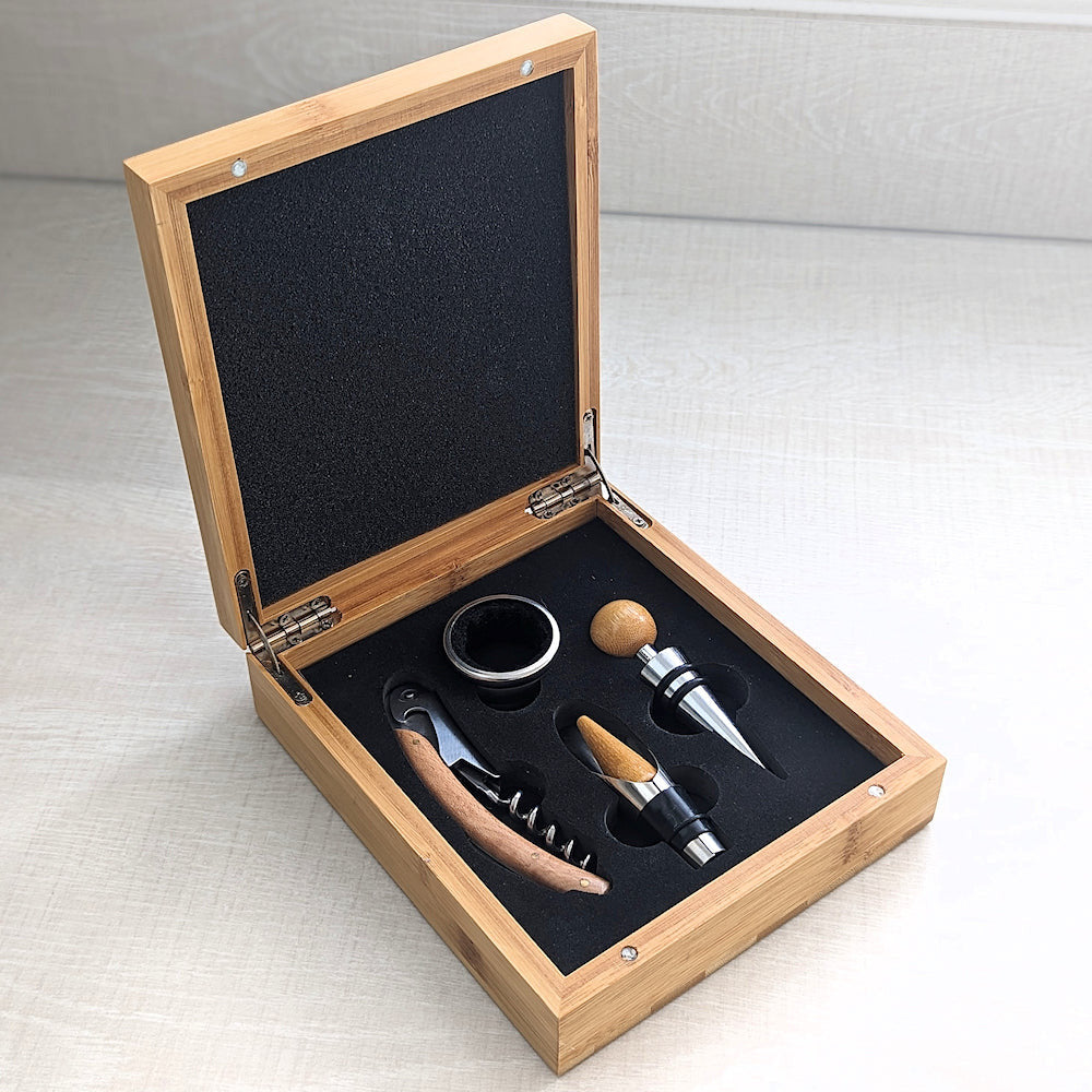 Wine Connoisseur's Accessories Gift Set