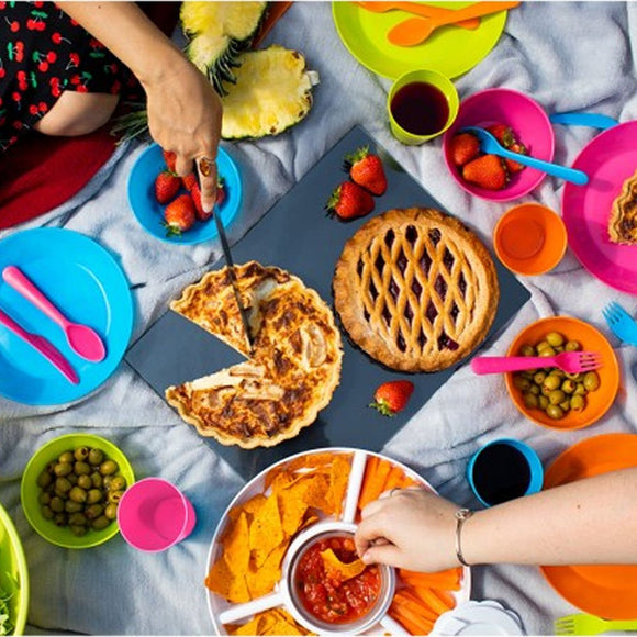 Plastic Picnic Set - 33 Piece - BarBits.co.uk